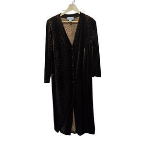 Ronni Nicole II Black & Leopard Print Velvet Long Button-Front Cardigan mob wife